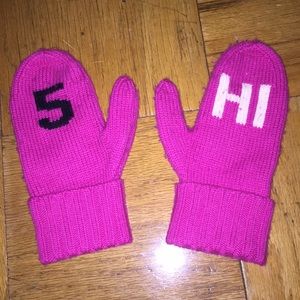 Kate spade mittens!!! Says HI and 5 😉